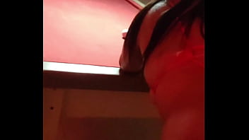 Preview 1 of Gen Porno Star - Aventuras da Nick para gozar com celular na m&atilde_o - Na boate,  no trabalho,  na rua e no motel dando,  sentando e gozando
