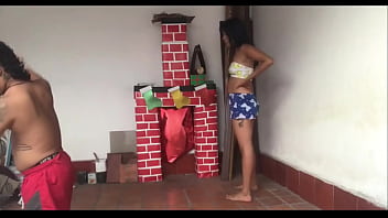 Preview 1 of Stefany Moon - haciendo el aseo en nuestra casa y debido a que estamos solos mi hermanastro y yo nos empezamos a dar cari&ntilde_o en la cama