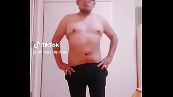 Preview 1 of Downliad Film Bokep Rumahporno - Viejo Cachondo bailando :v