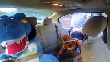 Preview 3 of Familystroke Japan - Ganhei carona do chefe e como agradecimento mamei a rola dele forte e ele me fodeu gostoso na beira da estrada,  ganhei leitinho na boca