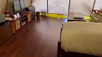 Preview 4 of Ththir Xxxii Hd - 做个三明治，然后搭车去温泉!