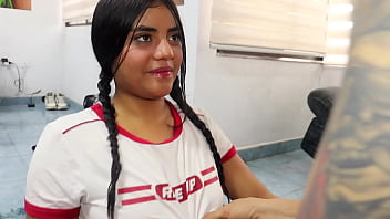 Preview 2 of Mp4xvideos Freedownload - HERMANASTRA DE 18 A&Ntilde_OS COLOMBIANA QUIERE SABER QUE TIENEN LOS HOMBRES ENTRE SUS PIERNAS - Natalygirl