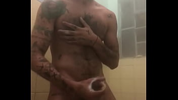 Preview 2 of Mia Khalid Entered His Room Xxxx - Garoto batendo punheta no banho  3