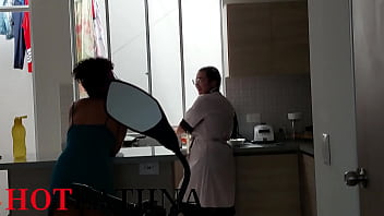 Preview 4 of Pain Full Porn - Mi Esposo Me Encuentra Follando Con La Vecina - MEDELLIN COLOMBIA