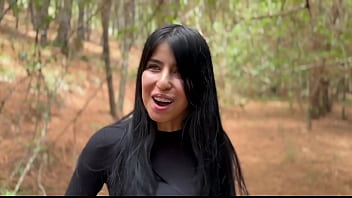 Preview 2 of Www Sax Xx 2018 Video Com - Karol smith sexy latina mexicana,  seduce a un extra&ntilde_o para que la ayuden en el bosque y se corre dentro
