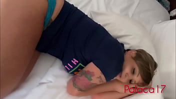 Preview 1 of Indian Village Girl Squirting - Acordei cheia de tes&atilde_o e ganhei uma massagem deliciosa,  ele lambeu muito meu CU at&eacute_ deixar ele prontinho.