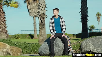 Preview 1 of 13 Xxvipo - Skater boy hooks up for gay sex