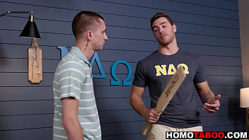 Preview 1 of Delhi Xxxbq - He sucked his step brother&#039_s cock in the frat house
