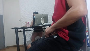 Preview 2 of Xxx Move Dr Fall Sex - recepcionista gostosa sem calcinha! me arrisquei colocando o pau pra fora! em plena recep&ccedil_&atilde_o,  qual ser&aacute_ a rea&ccedil_&atilde_o dela?