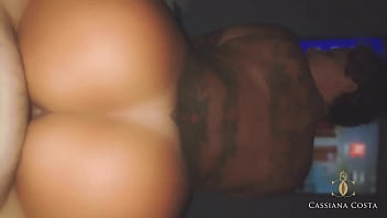 Preview 3 of Show Her Big Tits For Euro - Depois da massagem com minha amiga fiquei excitada e cavalguei no pau dele gostoso at&eacute_ encher minha boca de leite.