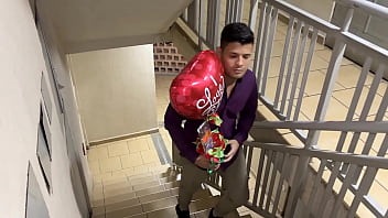 Preview 1 of Pissing Pone - Novio le Trajo un Regalo Romantico a su Novia y la Encontro Follando con su Amigo el dia de San Valentin NTR Netorare
