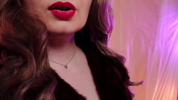 Preview 3 of Bfwwxxx Hidi Hd - ASMR: fur coat,  leather gloves,  vaping (Arya Grander)