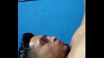 Preview 4 of Arabic Pon Video - Latino Experiencia masajeando El Rompe Culos y saca flecos.