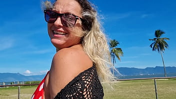 Preview 4 of Kayla Bg Tit - LISA ARANHA DE BIQUINI NA PRAIA MUITO GOSTOSA