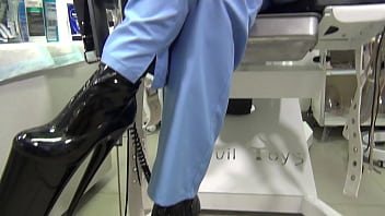 Preview 3 of Bulge Hider - Lady Indre Teil 4