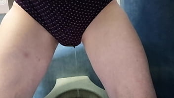 Preview 3 of Vidio Bokep Eropa - Pee in my knickers. Public toilet