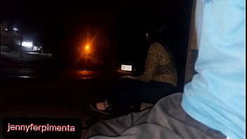 Preview 1 of Filipino Sexmovie - s&eacute_rio!! eu corro o risco de colocar meu pau na frente dessa jovem esperando o &ocirc_nibus... como ela vai reagir?