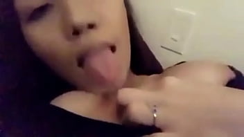 Preview 2 of Xxx Chut Chudai Hd Video - Chupei meus peitos enquanto estava sozinha em casa