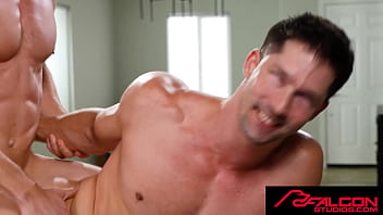 Preview 2 of Halper Sex - Super Hot Hunk Comes Over Jock&#039_s House For A Hard Fuck
