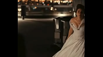 Preview 4 of Russian Heels - Casou e deu pro cozinheiro