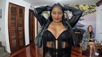 Preview 1 of Russian Women Public Bath - Juntamos uma estreante com uma veterana e a putaria ficou melhor ainda com Julia Fontanelli e Bianca Lima