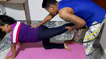 Preview 1 of Sexs On Jawa - Despu&eacute_s de mi rutina de ejercicios termino follando con mi entrenador