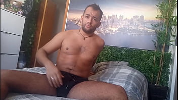 Preview 1 of Tami Gautum - ESTAVA BATENDO UMA PUNHETA NO QUARTO E NA HORA O MEU CUNHADO ENTROU