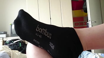 Preview 4 of Madhur Dixit Hot Nud - Schwarze Sneaker Socken