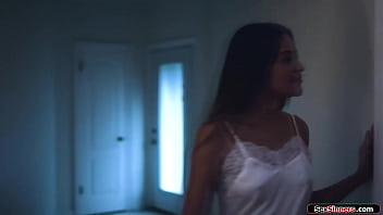 Preview 1 of Quins Wilde - SexSinners.com - Babe is fucked by gfs stepbro in hallway