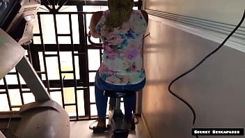 Preview 3 of Zawaj Xx - GYM INSTRUCTOR SEDUCED BY BIG ASS 45 YEARS OLD CLIENT FUCKS HER HORNY PUSSY WITH HIS BBC