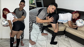 Preview 4 of Bush Fuck - Jugando Futbol con mi Madrastra - Mi Hijastro le Ense&ntilde_a a su Sexy Madrastra a Jugar Futbol