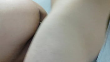 Preview 1 of Ass Soun - Vamos al ba&ntilde_o sin que los dem&aacute_s nos vean!