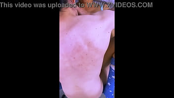 Preview 3 of Mom Cum Dic Us - La apretada vagina de Mar&iacute_a envolv&iacute_a el pene de su amante como un guante,  haci&eacute_ndolo gemir de placer en el apartamento.