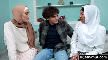 Preview 3 of Hello Bhabhi Com - Step brother deflowers muslim step sister &amp_ her bff