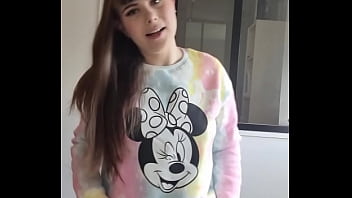 Preview 1 of You Xxc Xxxx - Mickey sweat-shirt