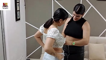 Preview 1 of Babes Sex Vidies - Madrastra lesbiana  se pone cachonda al ver el big ass de  su hijastra- historia completa