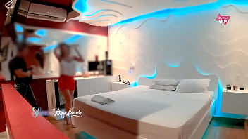 Preview 1 of Nadia Gullxxx Pakistancom - Eu e um amigo no metendo gostoso no motel enquanto meu marido filma
