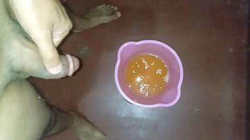 Preview 1 of Squir Porno - Que dif&iacute_cil es orinar con la verga dura