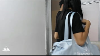 Preview 1 of Xxx Hd Video Bal - Tengo muchas ganas de que mi padrastro me folle,  entonces le chupo la polla y empezamos a follar