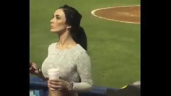Preview 3 of Schoolgirl Raped Uncensored - Culito milf bailando en el estadio
