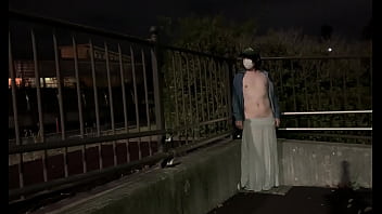 Preview 4 of Priyanka Chopra Xxxsex - 女装子まゆちゃんが車がばんばん通る国道の横でロングスカートのままパンツを脱いで足を開いて露出する
