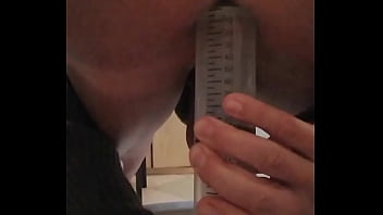Preview 3 of Www Df 69 Org Com - Lavement anal avec une grosse seringue.