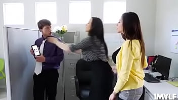 Preview 2 of Ciganka Kurva - Executive Office Creampies0.mp4