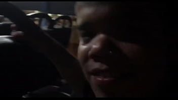 Preview 1 of Nxxx Xxxxx - seduzco a enano en la buseta y este se hace al lado m&iacute_o y me empieza a chupar las tetas,  luego yo le acaricio la verga y se la chupo