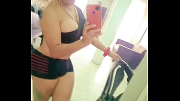 Preview 2 of Xxnxx 2 - Tu nena karolina solo en Guayaquil