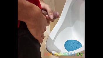 Preview 1 of Son Licking Mom Xxxx Video - NOVINHO SE EXITOU NO BANHEIRO DO SHOPPING E COMEU O BUND&Atilde_O DO MR. DI&Aacute_RIO DE BANHEIR&Atilde_O (DIA 10) COMPLETO NO RED E SUBSCRI&Ccedil_&Atilde_O