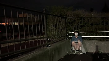 Preview 2 of All Porn Ddc - 女装子まゆちゃんが車がばんばん通る国道の横でロングスカートのまま足を開いてパンチラする