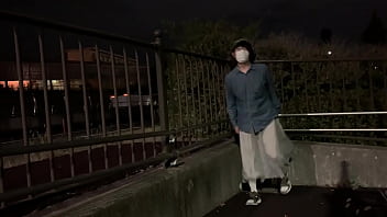 Preview 4 of All Porn Ddc - 女装子まゆちゃんが車がばんばん通る国道の横でロングスカートのまま足を開いてパンチラする