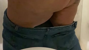 Preview 4 of Cliopathrah Feron - Bbw safada voltou no banheiro do shopping para colocar plug no cu - Mary Jhuana