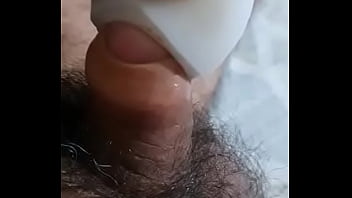 Preview 4 of Maya Biiju 2017 - Punheta com ovinho novo!